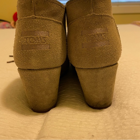 Toms Multicolor Striped Interior Shoes - Picture 2 of 9